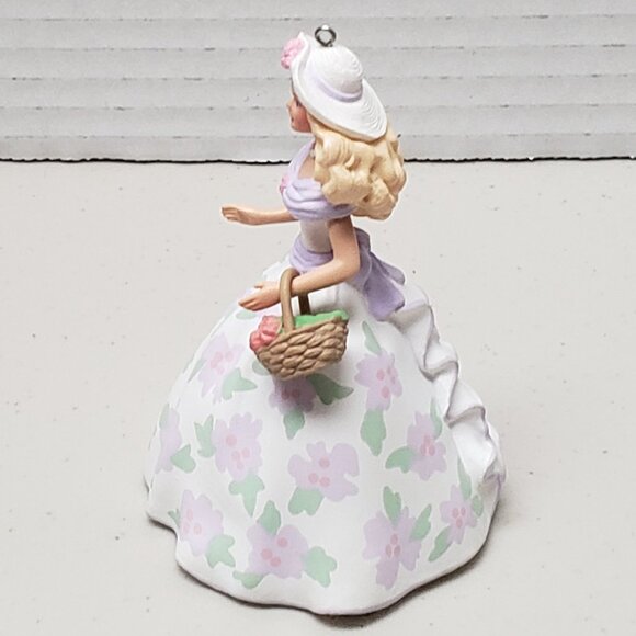 Barbie Springtime 1995 Hallmark Ornament - Picture 5 of 8